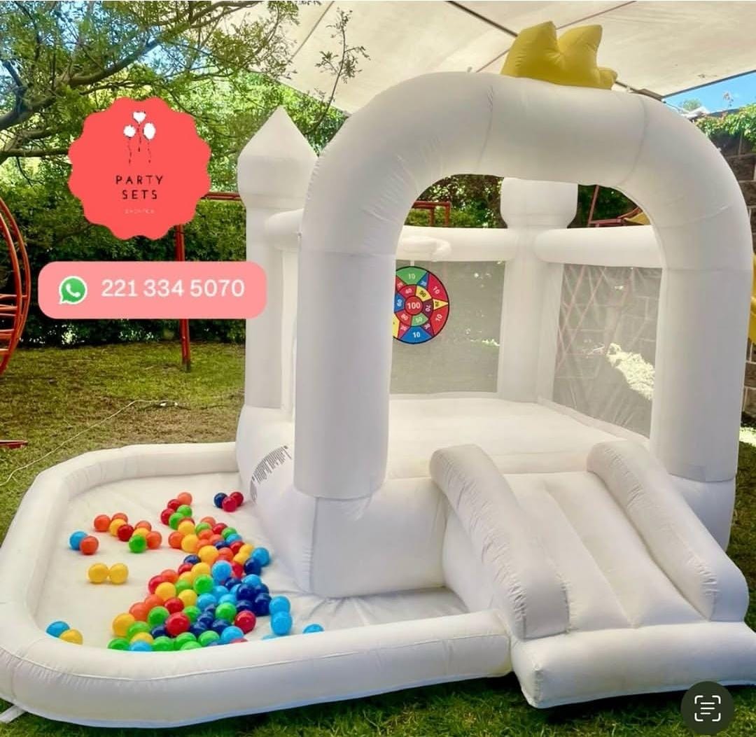 White castle con pelotas